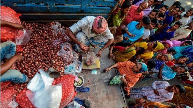 পেঁয়াজ সংকট: বাংলাদেশ চাহিদামতো উৎপাদন করতে পারছে না কেন