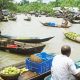 জমে উঠেছে ঝালকাঠির ভাসমান হাট পেয়ারার হাট