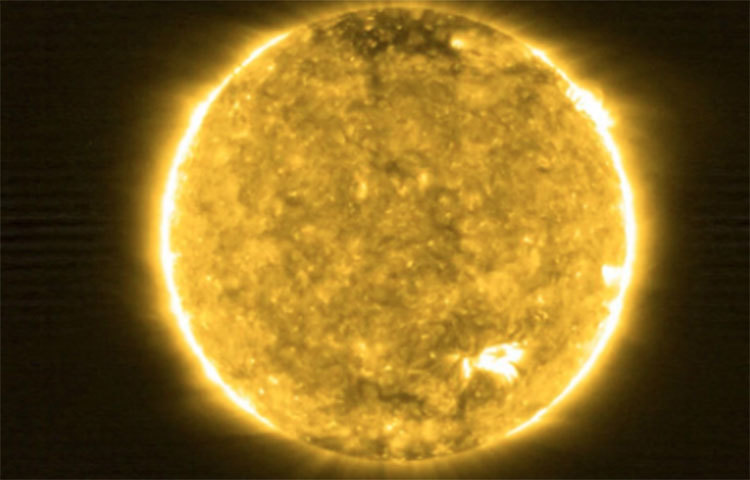 সূর্যের সবচেয়ে কাছের একাধিক ক্লোজআপ ছবি পাঠাল সৌর অরবিটার। নাসা (NASA) ও ইউরোপীয় স্পেস এজেন্সি (ESA)-র তৈরি সৌর অরবিটার (Solar Orbiter)। ছবি: এএফপি